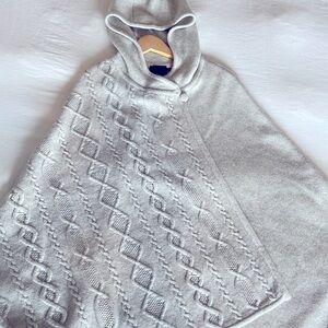 Pendleton poncho, natural ivory color, lambs wool. New.